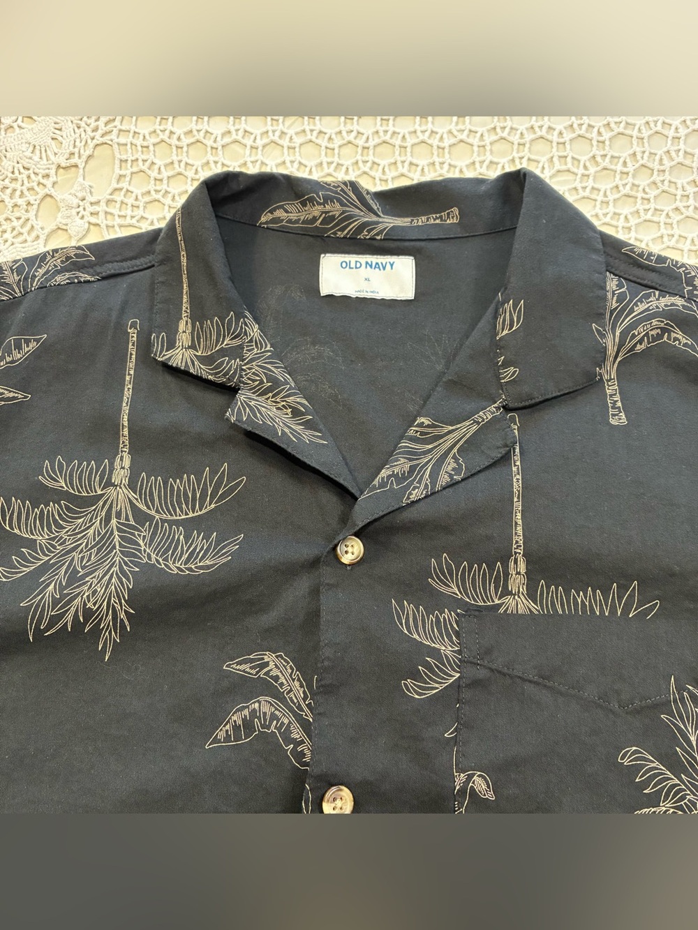 Old Navy Men's XL Black Palm Tree Tropical Print Short Sleeve Button-Up Shirt